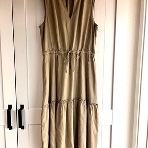 Lands' End Sleeveless V-Neck Tie-Waist Tiered Maxi Dress in Khaki